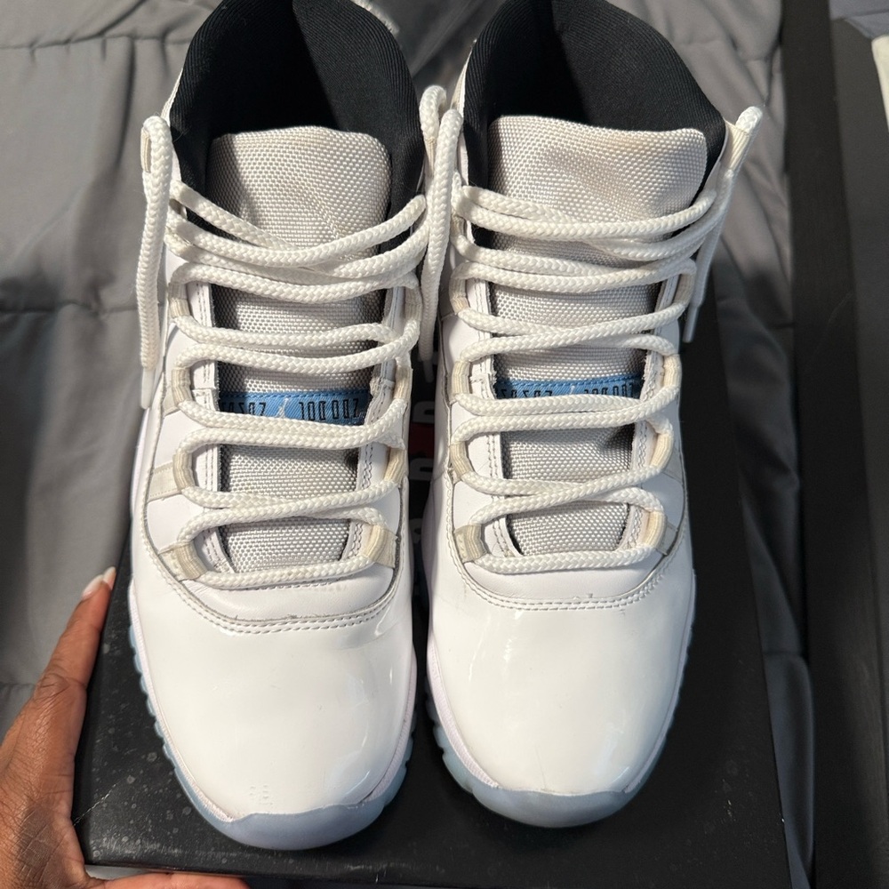 Men White Sneakers